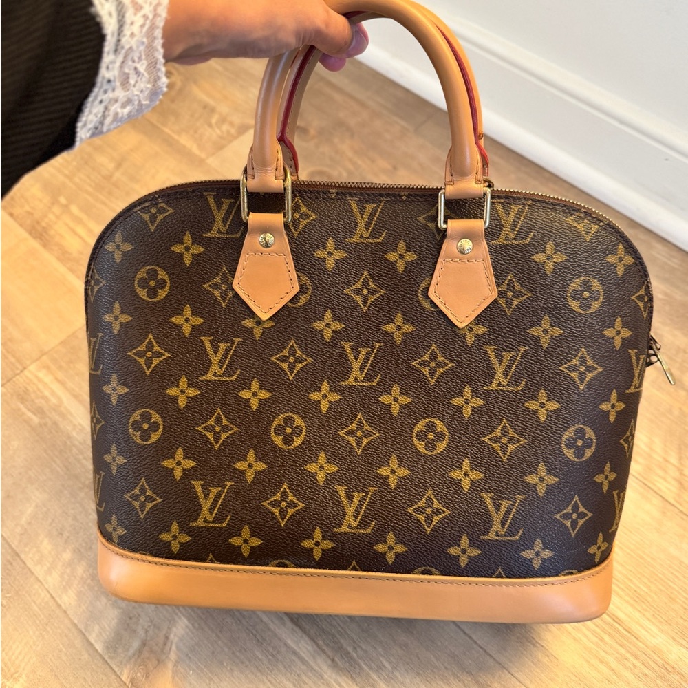 Authentic Louis Vuitton Monogram Alma PM Handbag